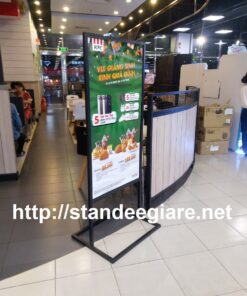 standee chân sắt