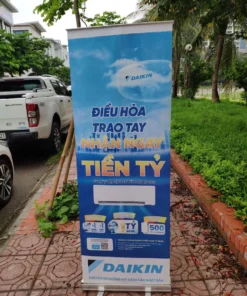 Standee cuốn nhôm, giá standee cuốn nhôm cao cấp kích thước 80x200cm 7 chân standee cuốn nhôm