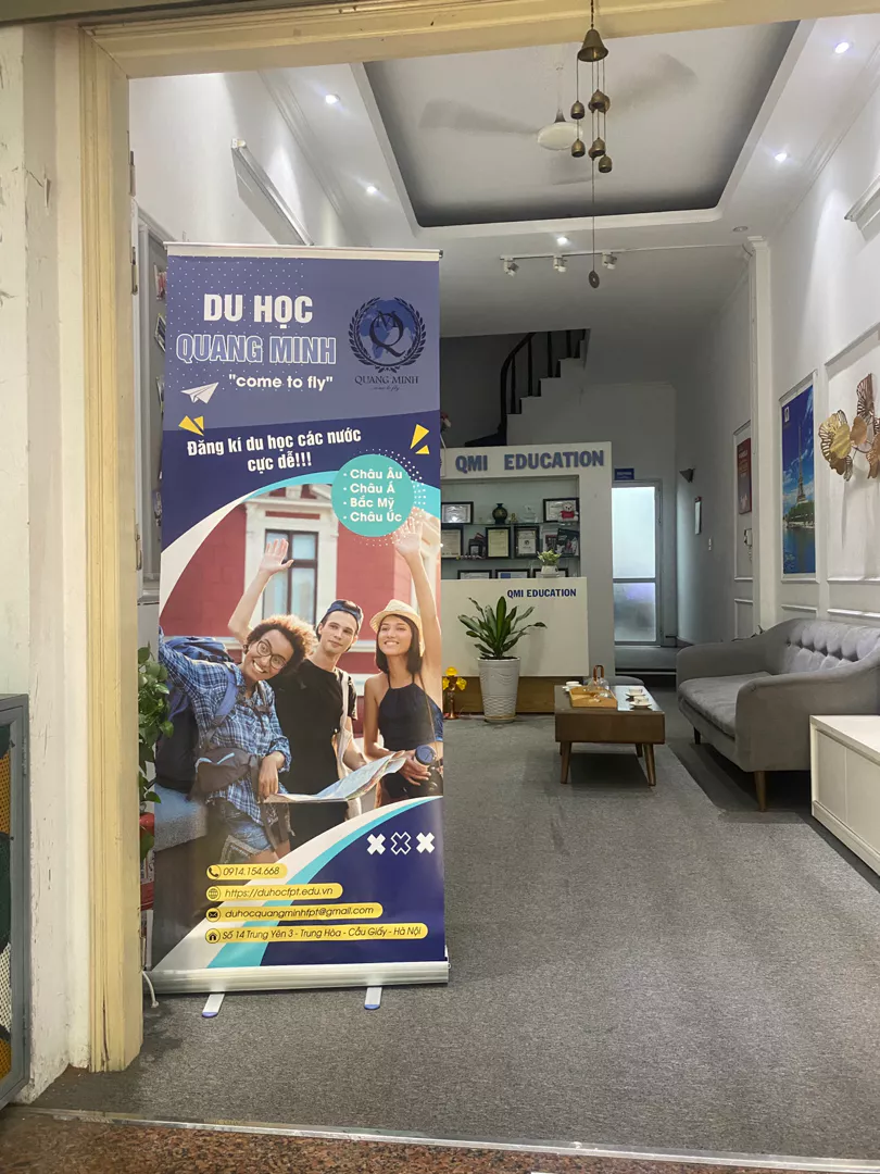 Standee cuốn nhôm, giá standee cuốn nhôm cao cấp kích thước 80x200cm 2 in standee chân cuốn nhôm