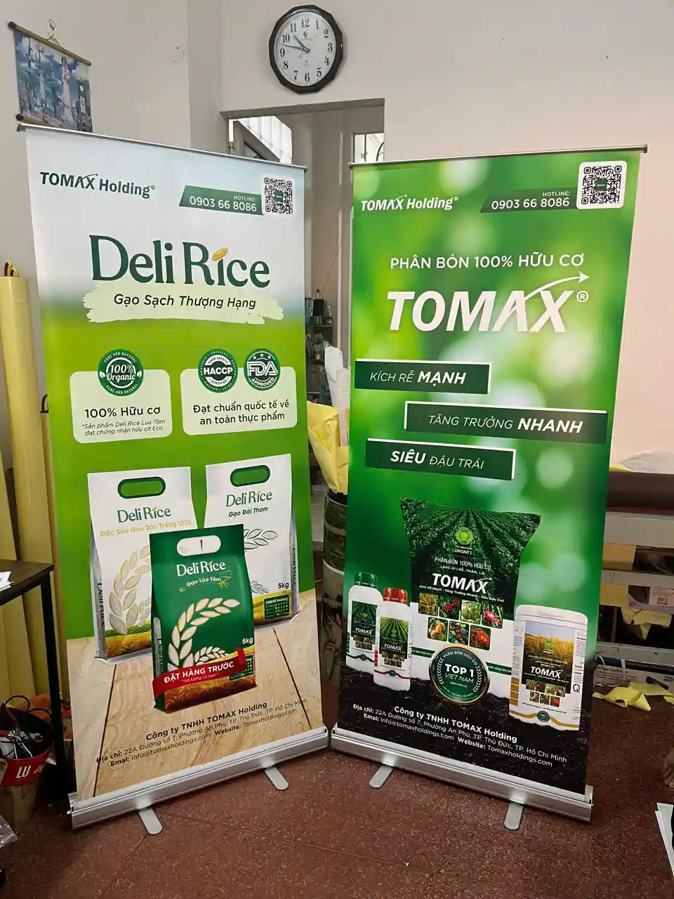 Standee cuốn nhôm, giá standee cuốn nhôm cao cấp kích thước 80x200cm 1 standee cuốn nhôm