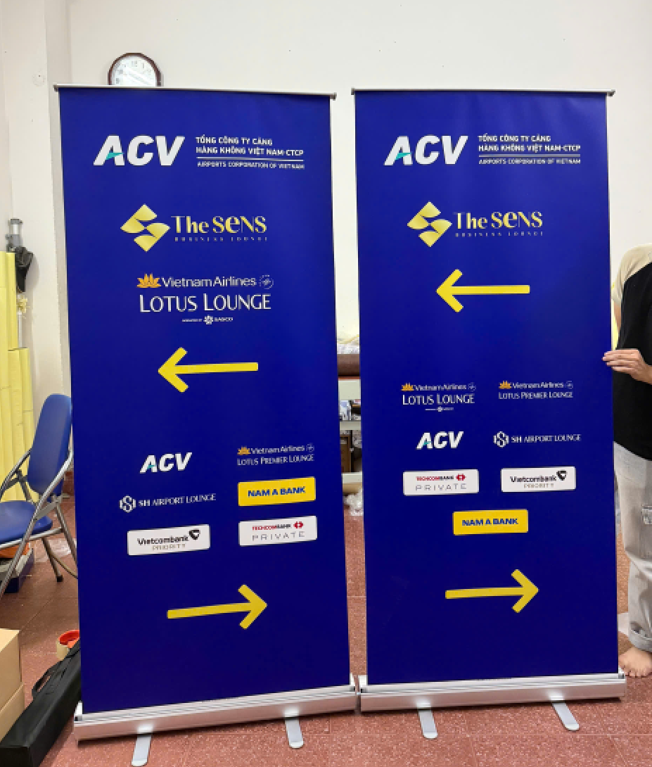 Standee Cuốn Nhôm Nên Chọn Kích Thước Nào Phù Hợp? Standee Cuốn Nhôm Nên Chọn Kích Thước Nào Phù Hợp?