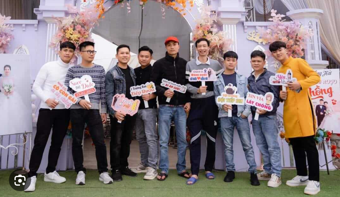 Chụp Hình Đám Cưới Phải Làm Gì Để Không Bị Đơ? (Mẹo 2026)