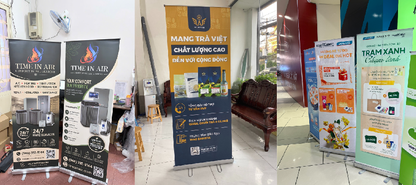 Khác Nhau Giữa Standee Cuốn Nhôm Và Standee Chân X | Nên Mua Loại Nào?